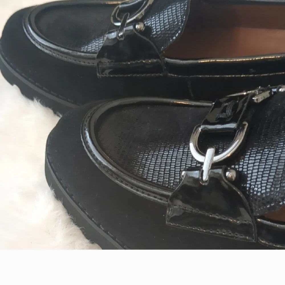 Donald J. Pliner product pair